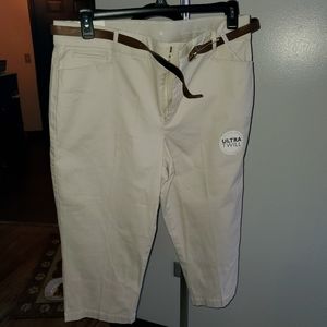 Gloria Vanderbilt khaki capris new with tags
